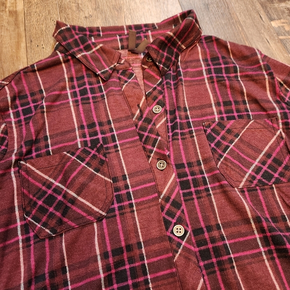 Vanity Plaid Top - Picture 3 of 5